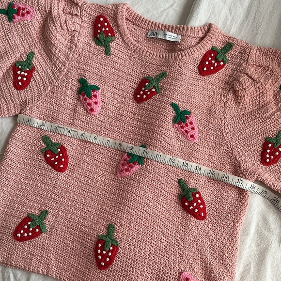 Zara Pink Strawberry Knit Sweater - Picture 6 of 6